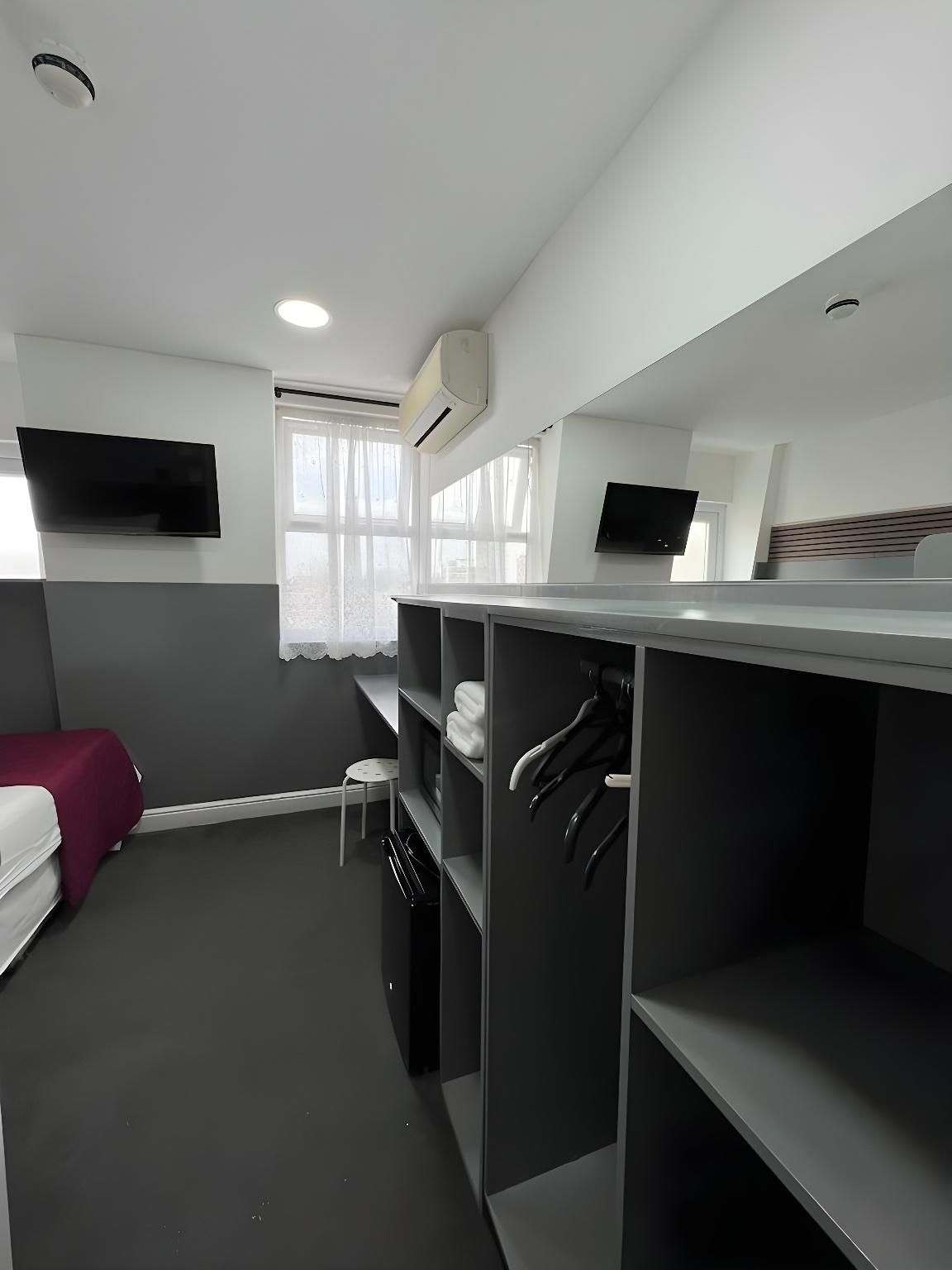 undefined Plaza London Hotel