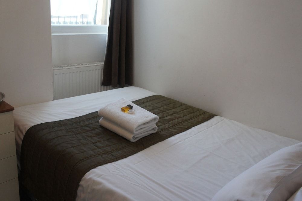 Plaza London Hotel Double Room, Ensuite 3
