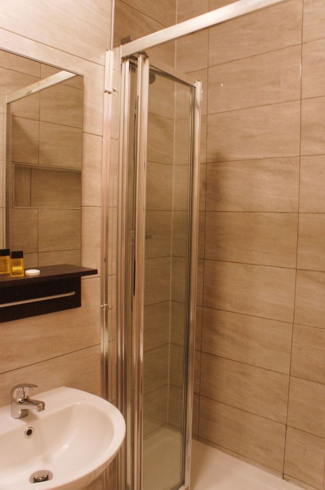 Plaza London Hotel Double Room, Ensuite 28