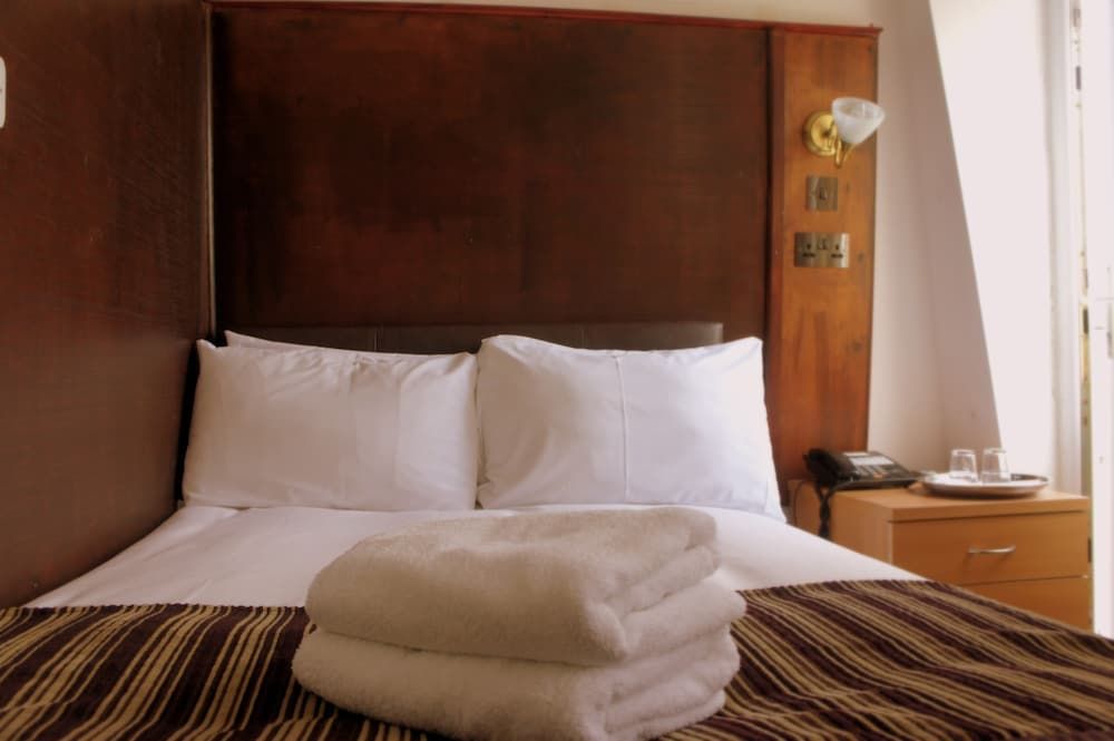 Plaza London Hotel Double Room, Ensuite 10