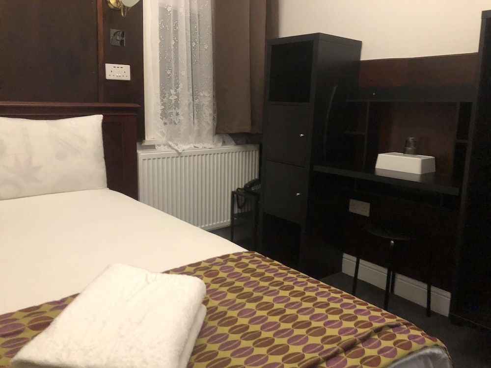 Plaza London Hotel Double Room, Ensuite 13