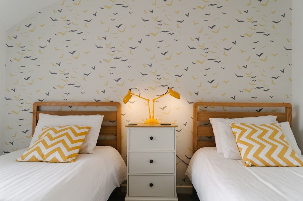 Portreath Arms Twin Room, Shared Bathroom 2