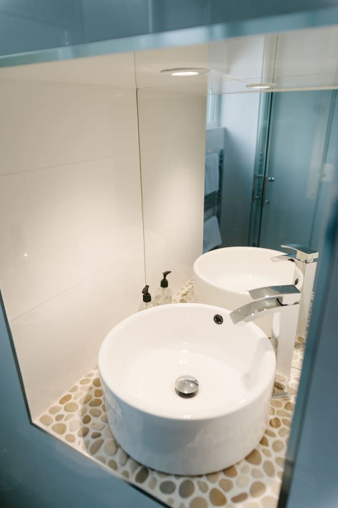 Portreath Arms Twin Room, Shared Bathroom 4