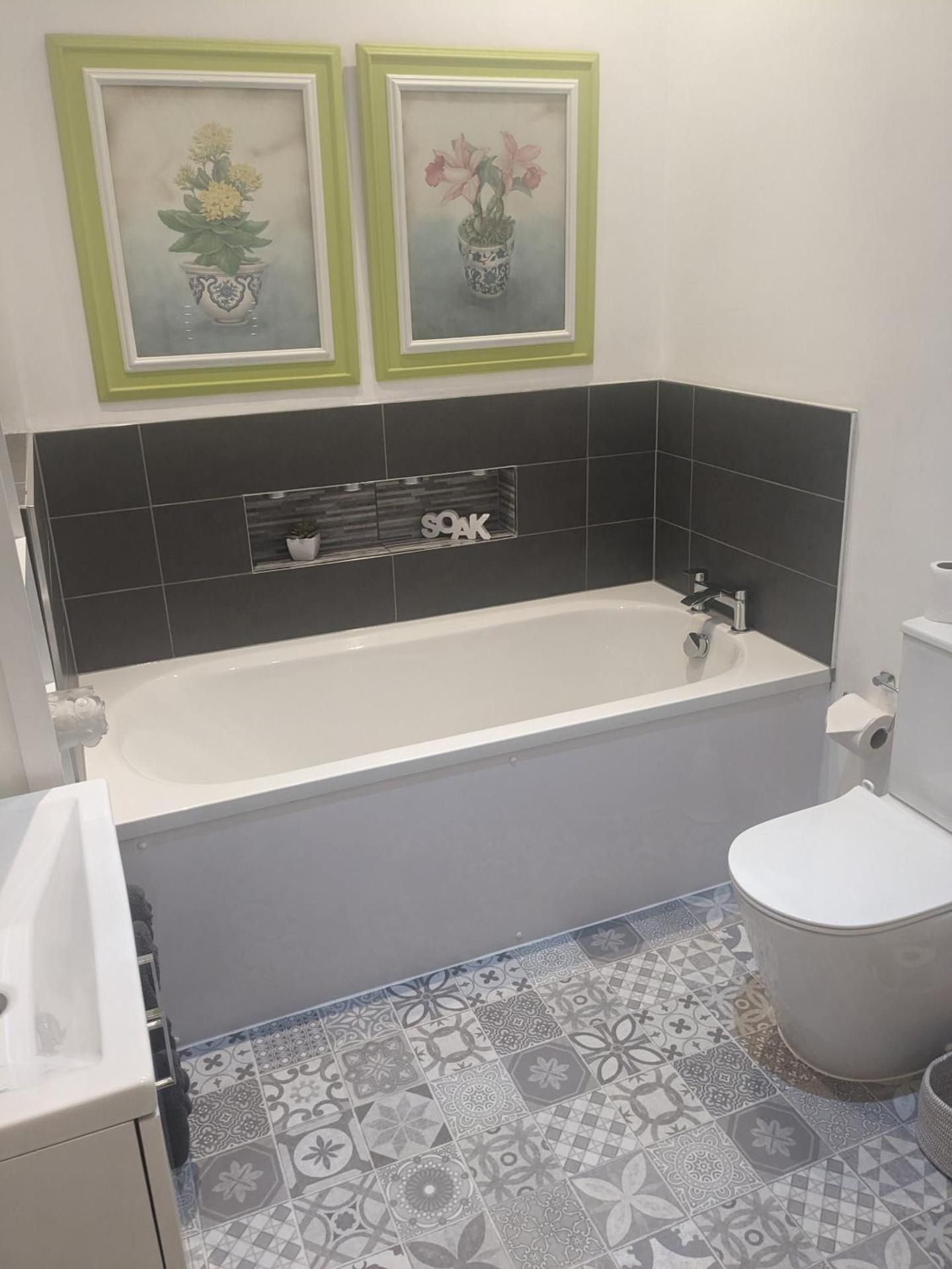 The Bridges B&B King Room with Separate Private Bathroom 2