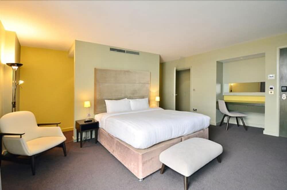 undefined Axiom Park Hotel 4