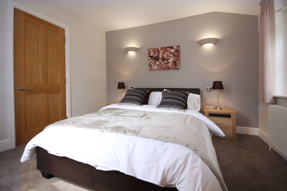 Apartment, 2 Bedrooms, 2 Bathrooms (Montague House RG40 1AU)
