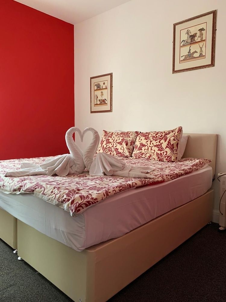 undefined Heathrow Stay 2