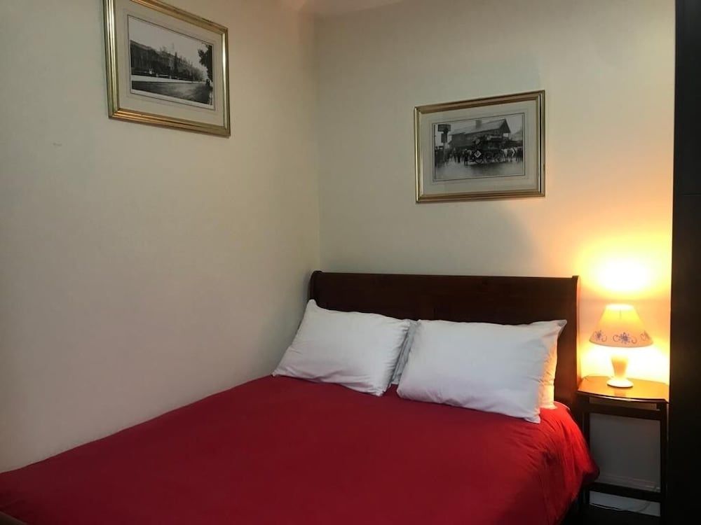 undefined Heathrow Stay 5