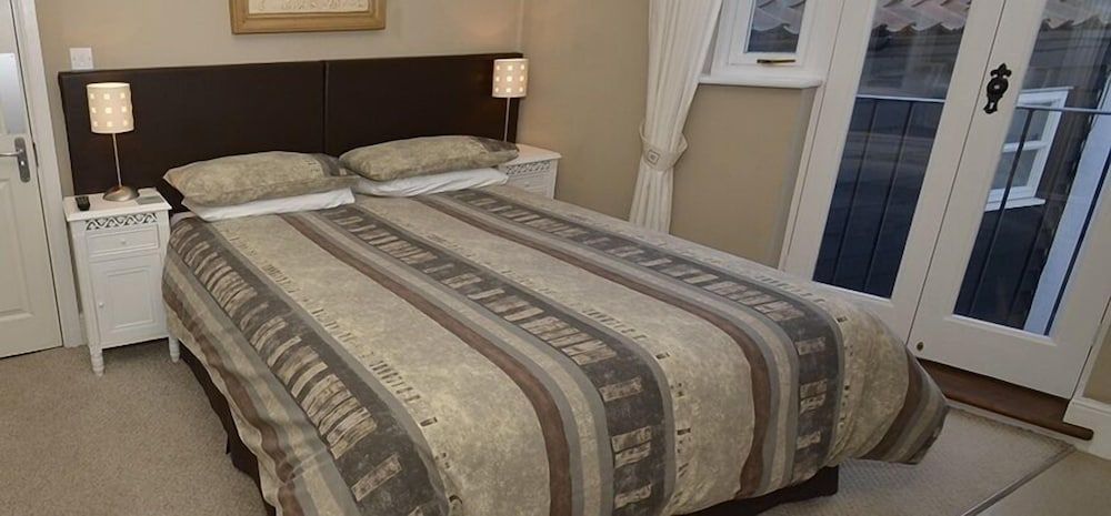 Standard Double or Twin Room, Shared Bathroom