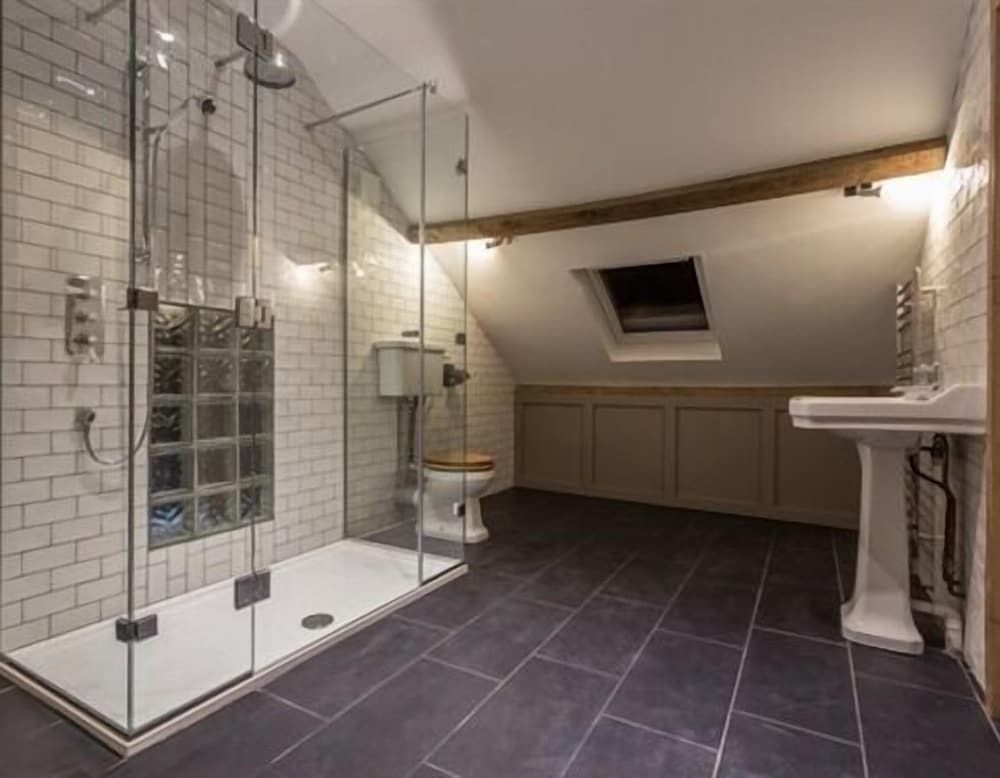 The Redan Superior Double Room, Ensuite (Super King) 5