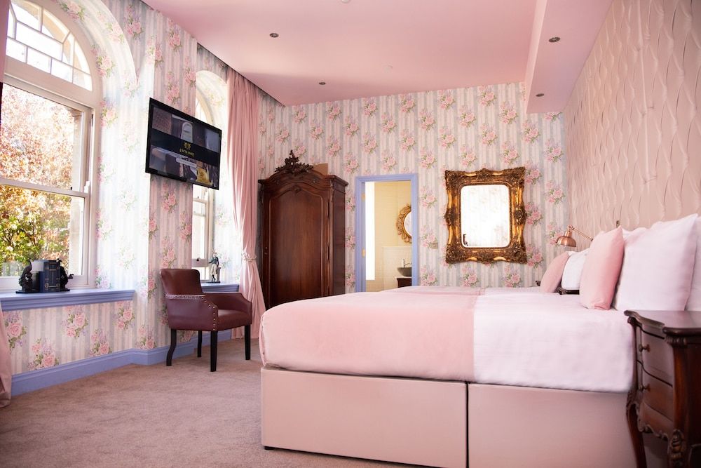 The Coal Exchange Hotel Quadruple Room 2