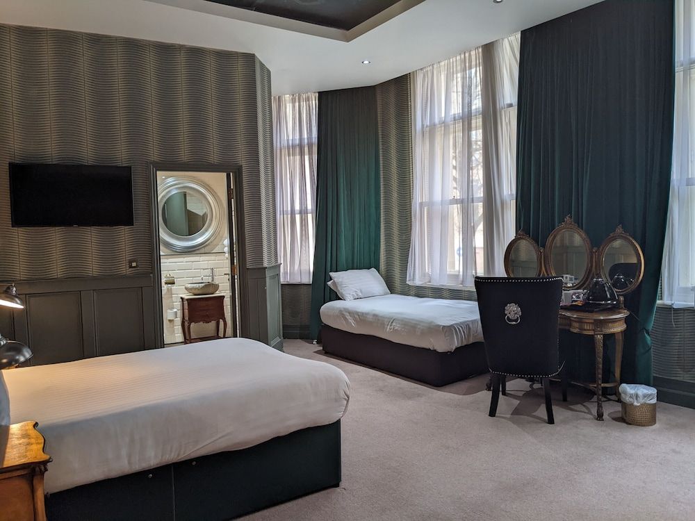 undefined The Coal Exchange Hotel 4