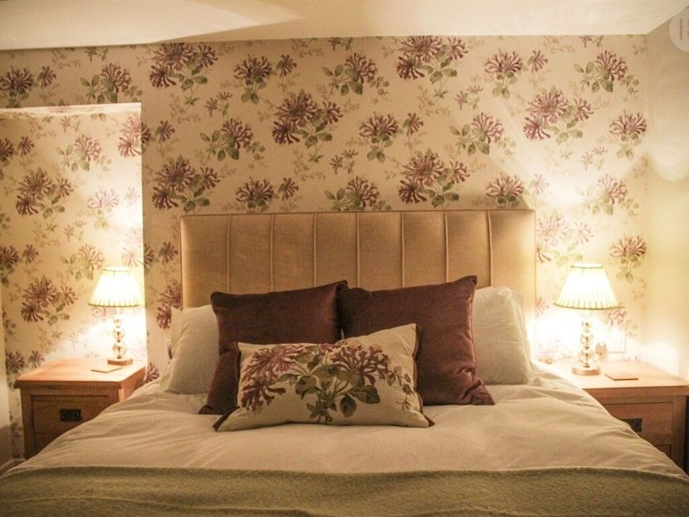 The White Lion Double Room, Ensuite (King) 3