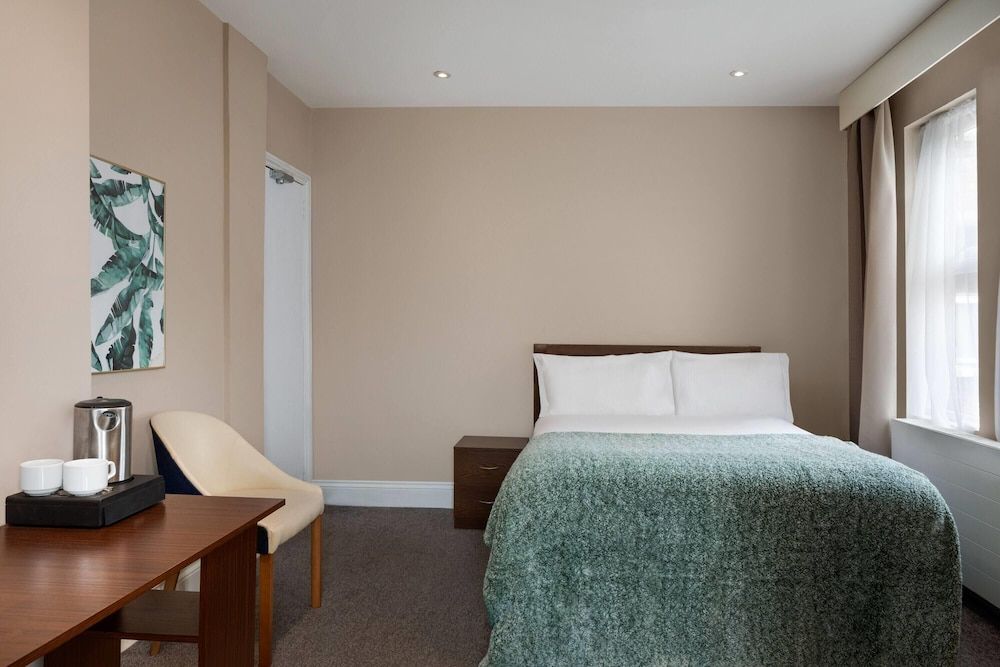 Trafford Hall Manchester, Trademark Collection by Wyndham Cottage 3