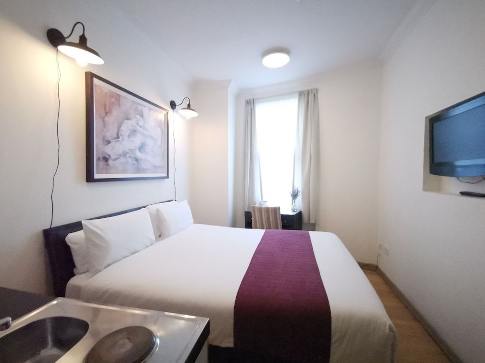 The Royale Chulan Hyde Park Standard Double Room 11