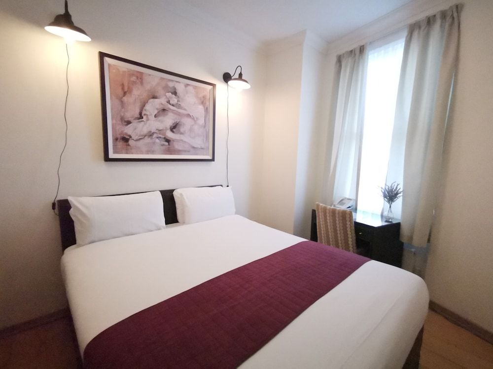 The Royale Chulan Hyde Park Standard Double Room 10