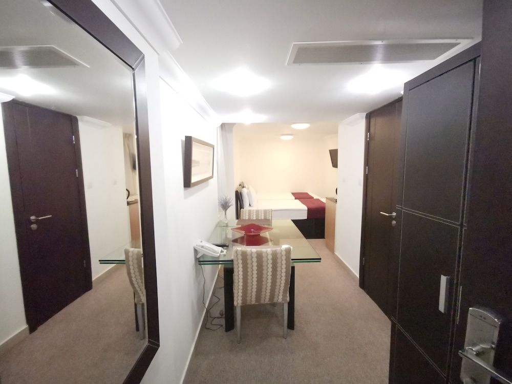 The Royale Chulan Hyde Park Standard Twin Room (Basement or Ground Floor) 14