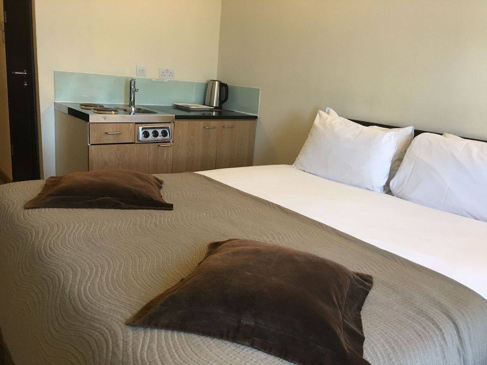 The Royale Chulan Hyde Park Standard Double Room 4