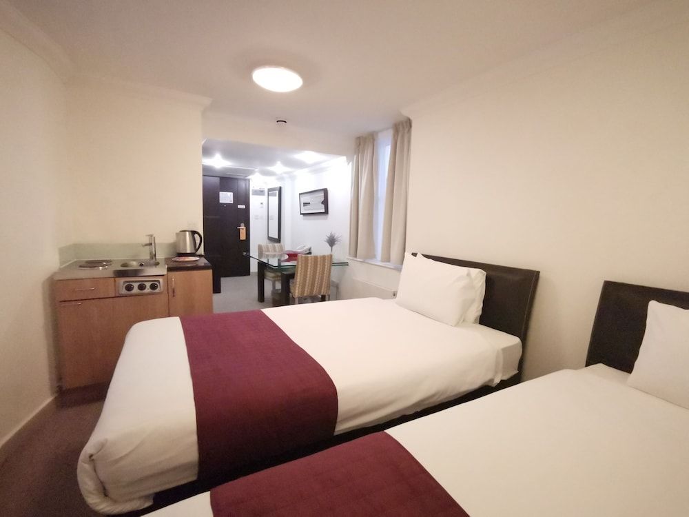 The Royale Chulan Hyde Park Standard Twin Room (Basement or Ground Floor) 4