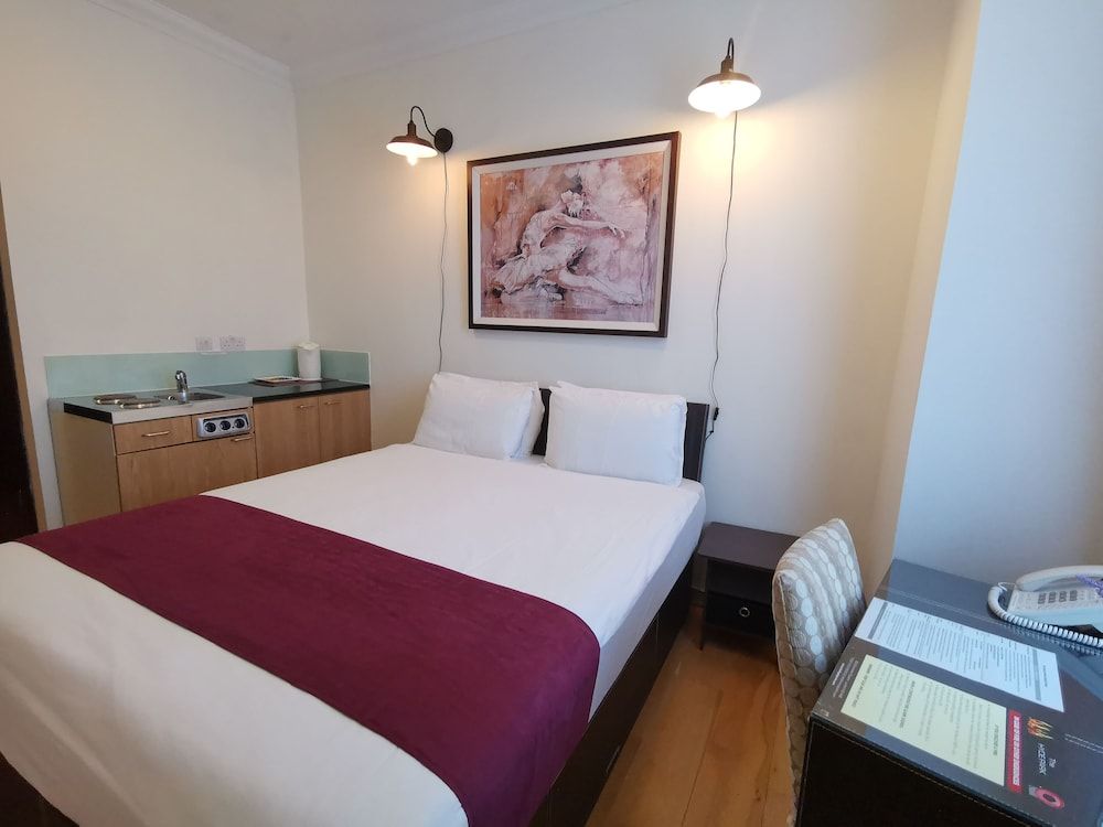 The Royale Chulan Hyde Park Standard Double Room 9