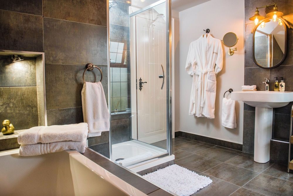Loft, Ensuite (The Loft Suite )