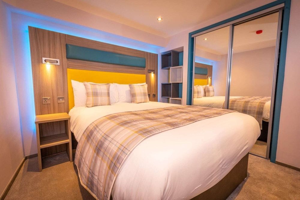 Court Residence Studio, Courtyard Area (Split Level, 2nd bed by arrangement)