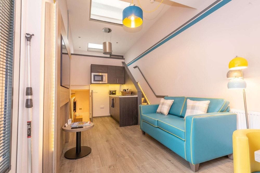 Court Residence Studio, Courtyard Area (Split Level, 2nd bed by arrangement) 5