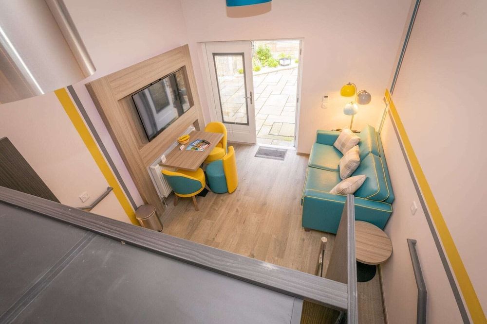 Court Residence Studio, Courtyard Area (Split Level, 2nd bed by arrangement) 4