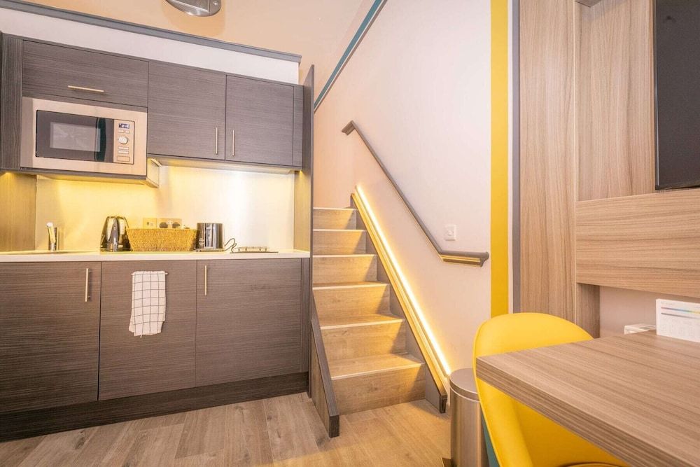 Court Residence Studio, Courtyard Area (Split Level, 2nd bed by arrangement) 2