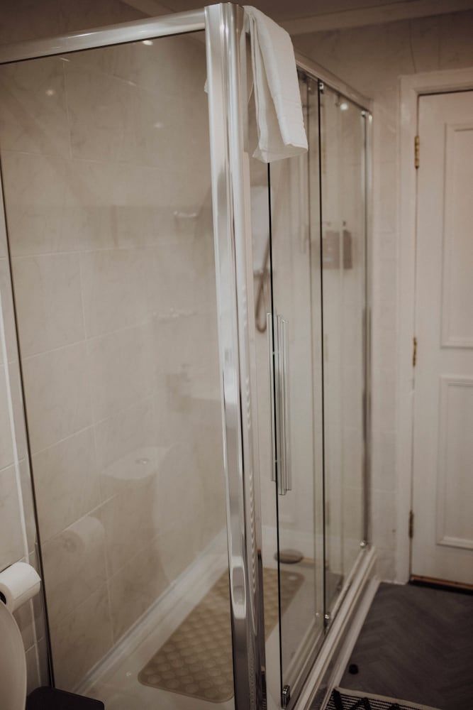 16 Pilrig Guest House Basic Double Room, Private Bathroom 5