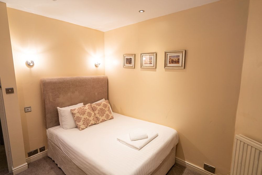 Caravelli Business Single Room, Ensuite (Lovell) 3