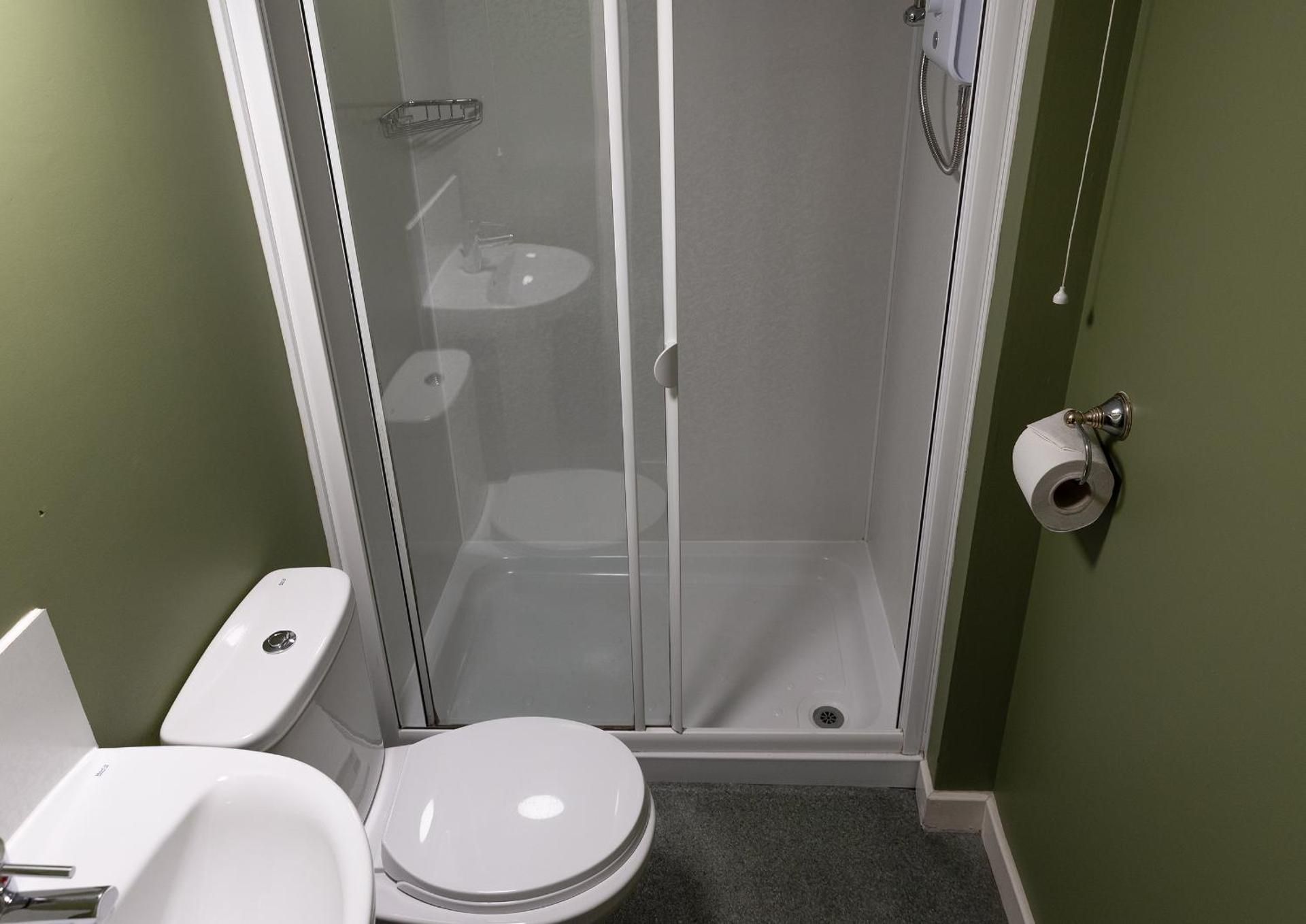 undefined Loch Leven Hotel & Distillery 8