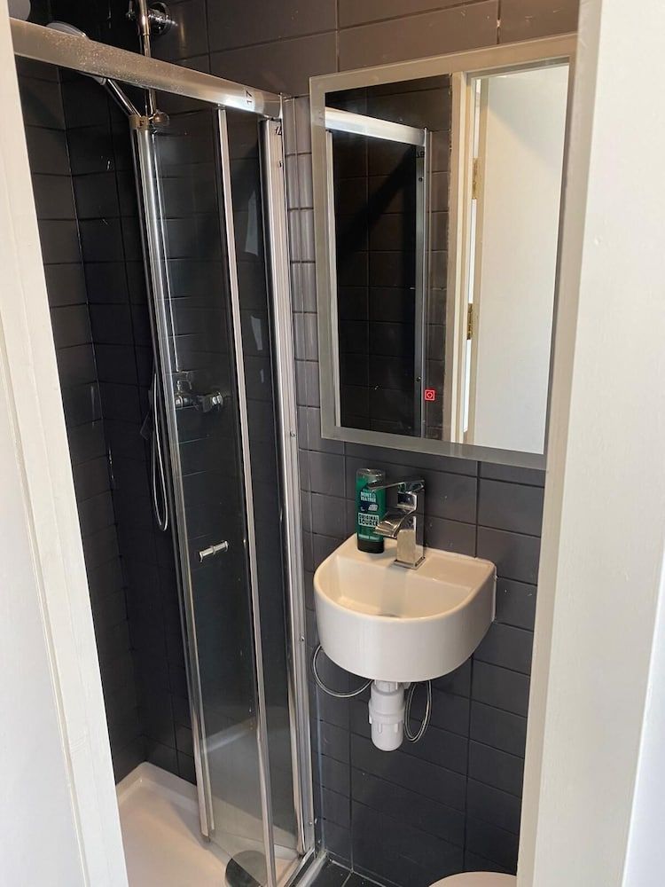 Exhibition Court Hotel 4 Triple Room 6