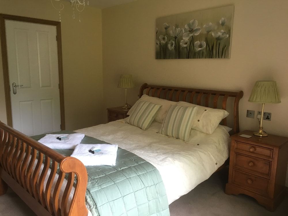 The Waterwheel Inn Double Room, Garden View 4
