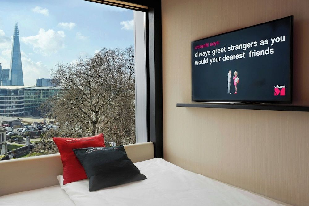 citizenM Tower of London Room, 1 King Bed 5