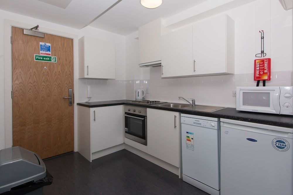 Destiny Student Shrubhill - Campus Accommodation Studio, Kitchenette (3/4 Double Bed - 120cm wide) 11
