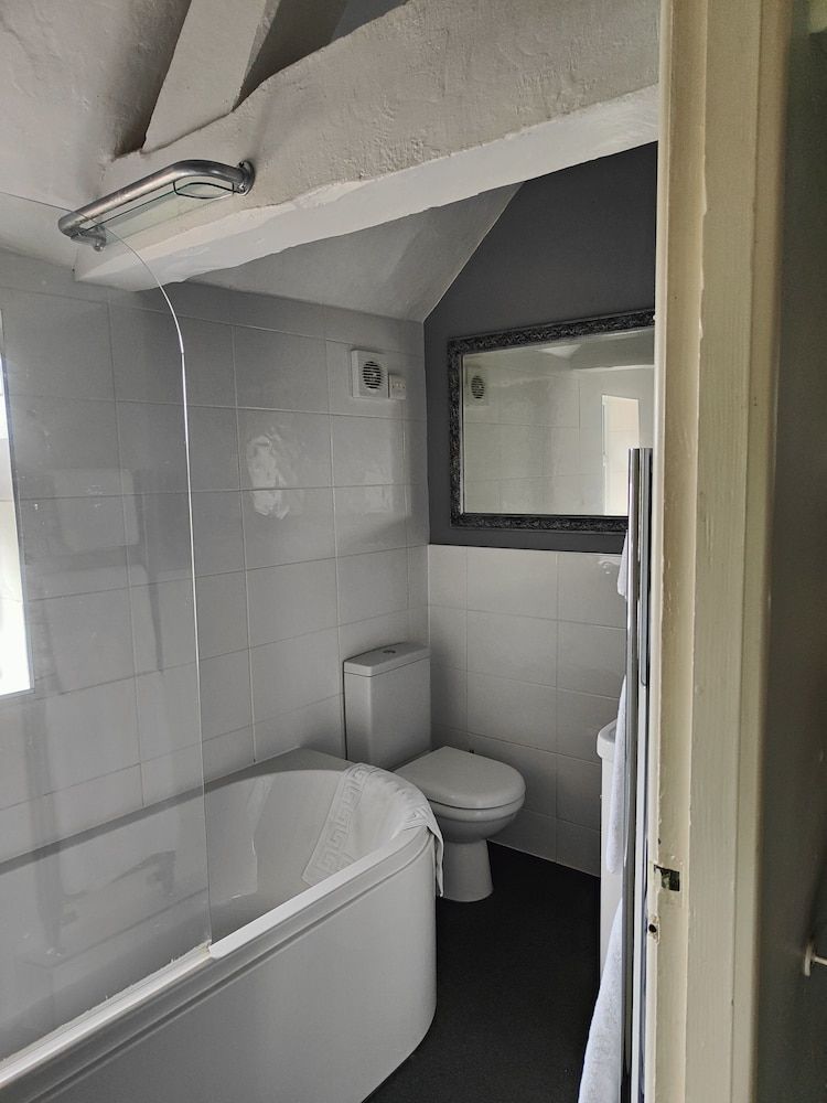 Mackworth House Farm Double Room, Ensuite (Emerald) 4