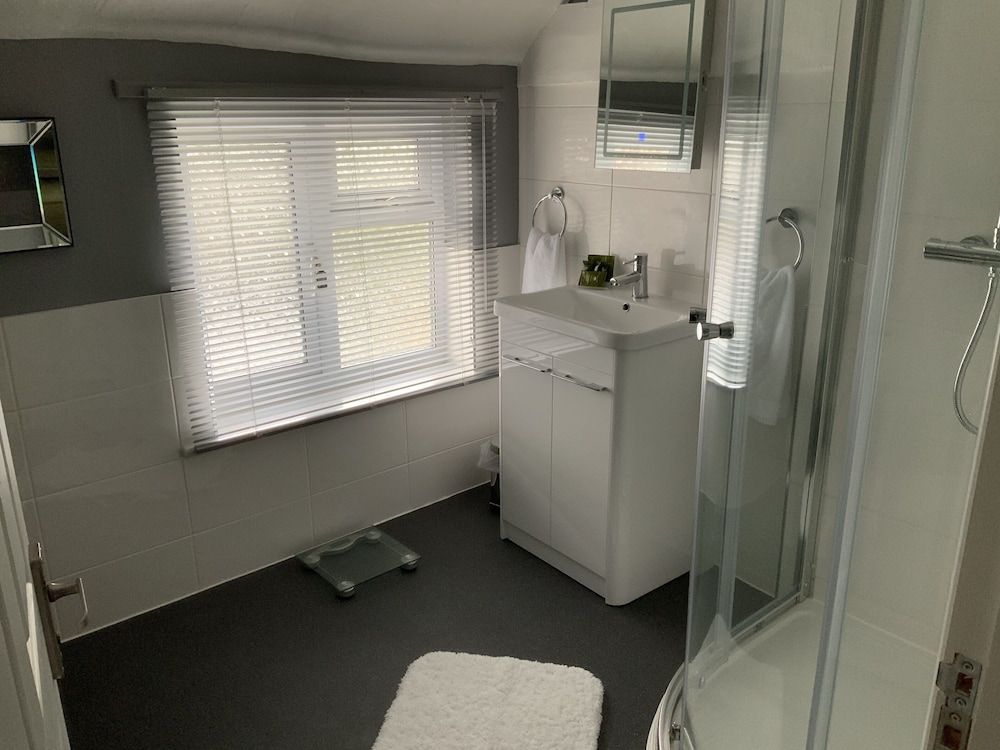 Mackworth House Farm Double Room (Topaz) 7