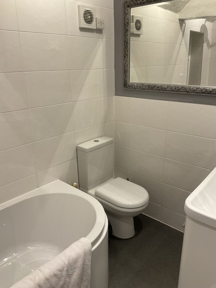 Mackworth House Farm Double Room, Ensuite (Emerald) 3