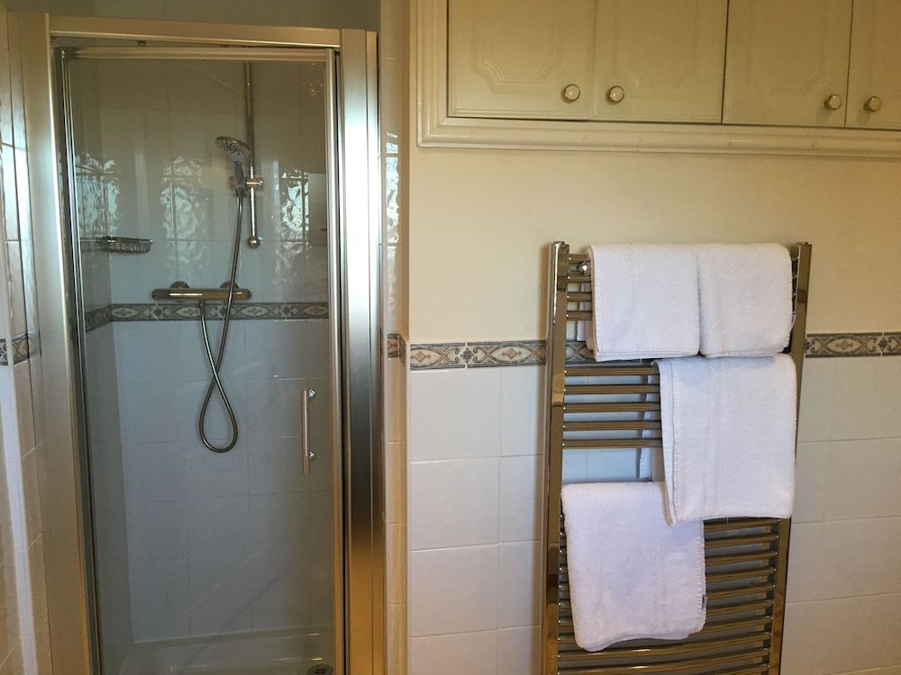 Trumbles Deluxe Double or Twin Room (Room 2) 5