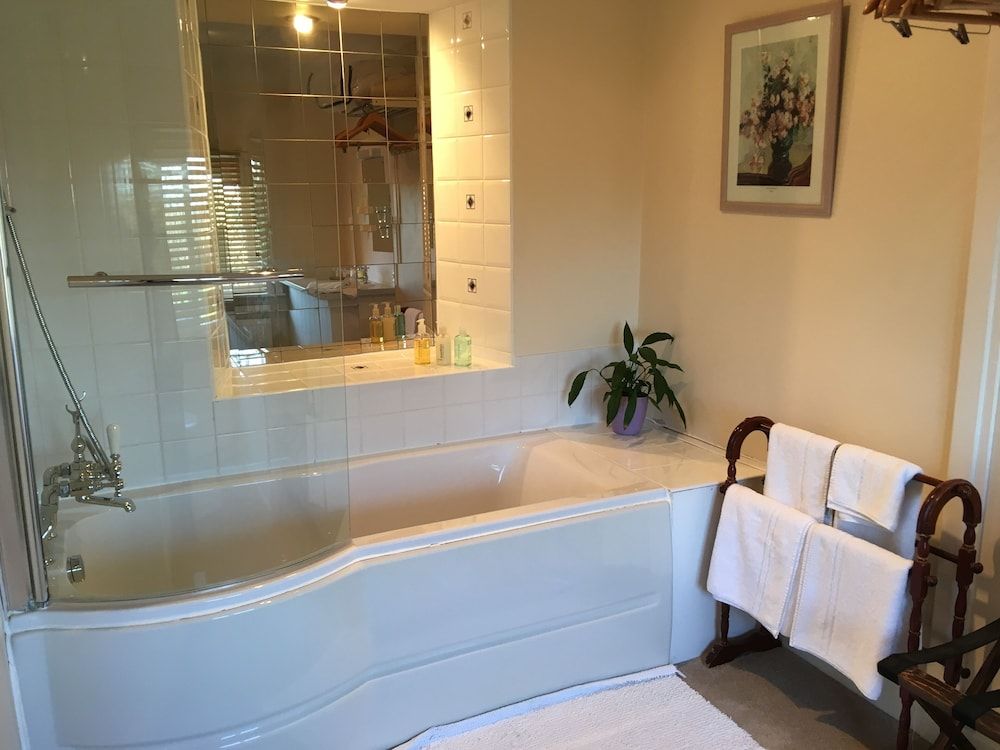 Trumbles Deluxe Double Room (Room 1) 5