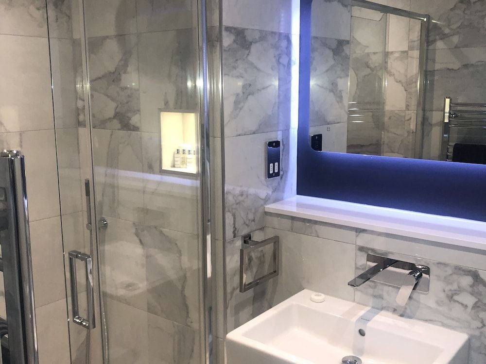 The Lane Hotel Economy Double Room, Ensuite 2