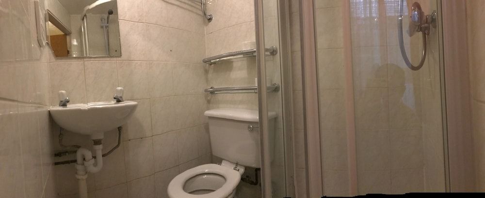 Springfield Hotel London Single Room 4