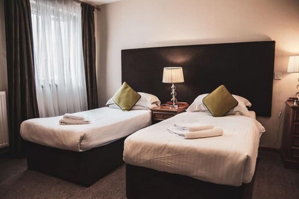 Angus Hotel Double or Twin Room 2