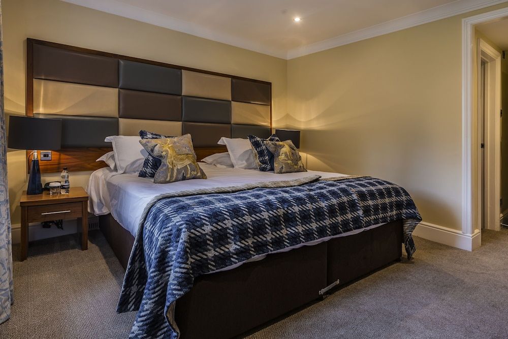 The Talbot Hotel, Oundle, Northamptonshire Classic Double Room 2