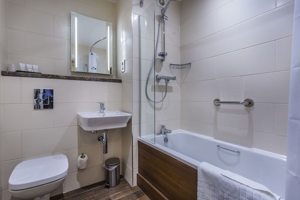 The Talbot Hotel, Oundle, Northamptonshire Classic Double Room 7