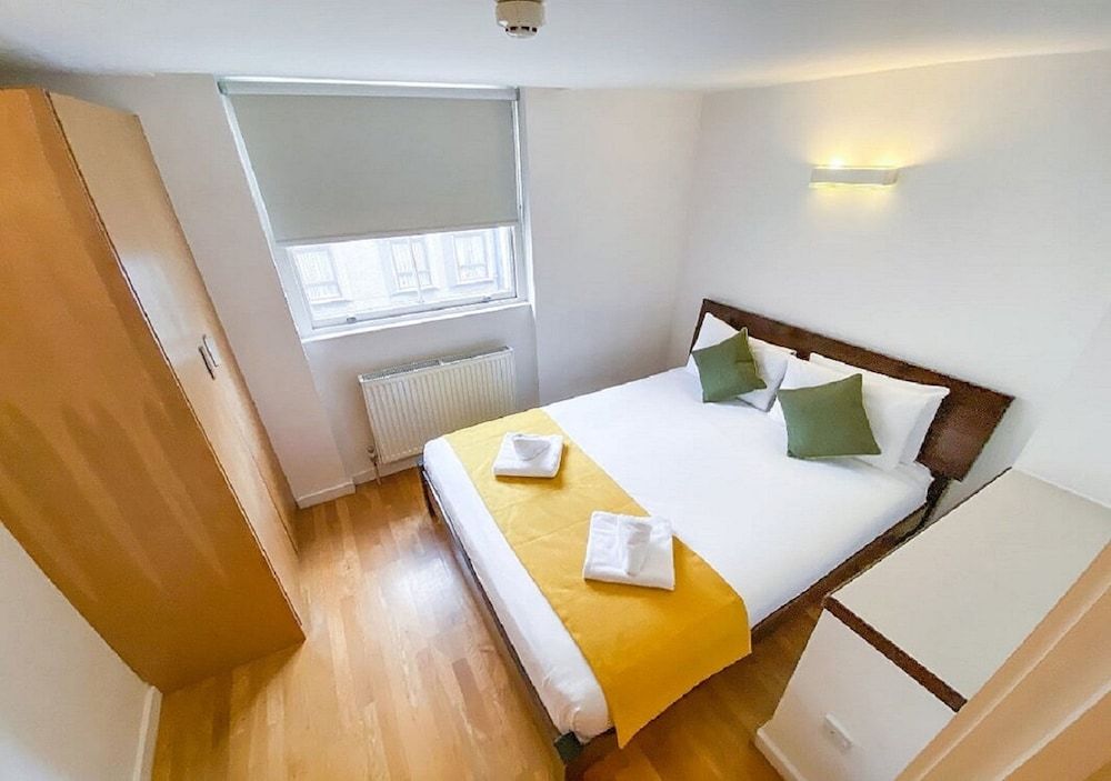 undefined Hyde Park Executive Apartments 2