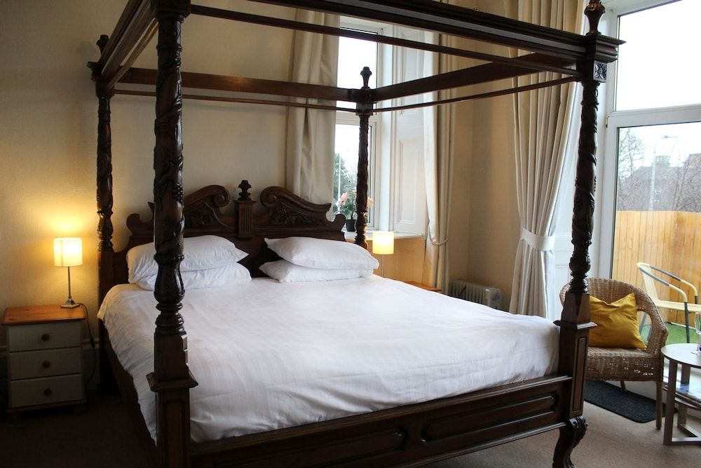 The Woodhouse Hotel Deluxe Double Room, Balcony (Four Poster) 3