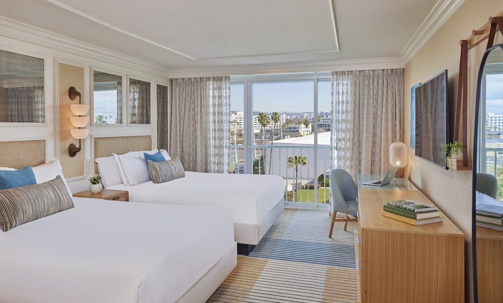 Room, 2 Double Beds, Pool View