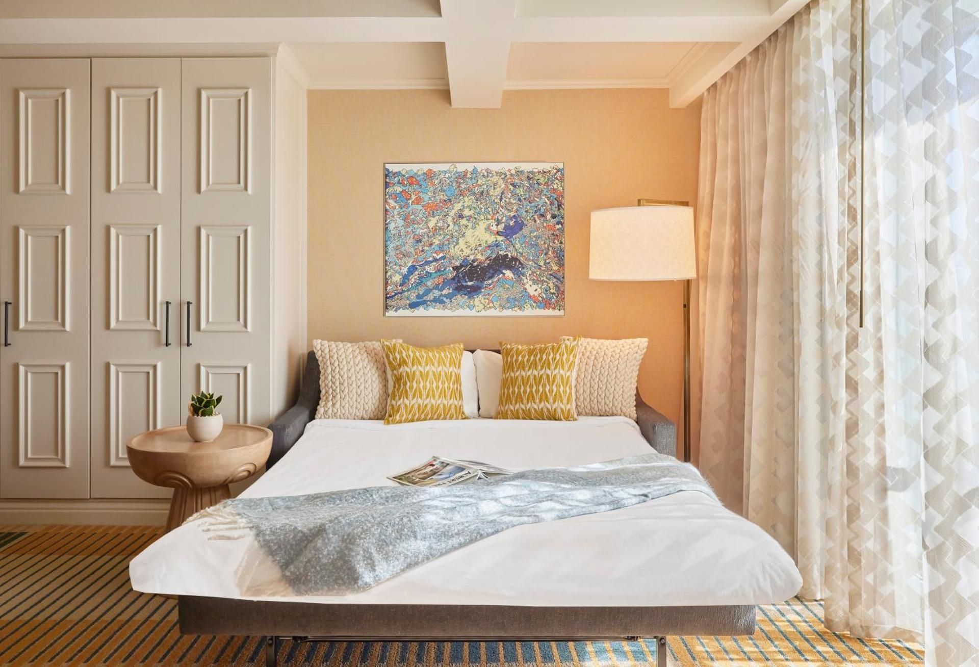 Canary Partial Ocean View King